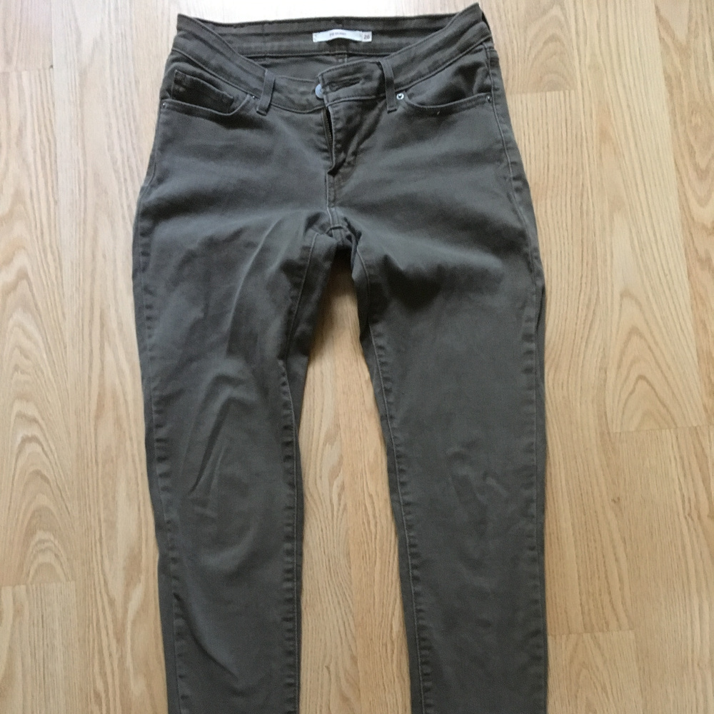 Army green Levi's 711 skinny jean